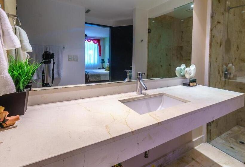 2 Schlafzimmer Apartment Meerblick, The Elements Oceanfront & Beachside Condo