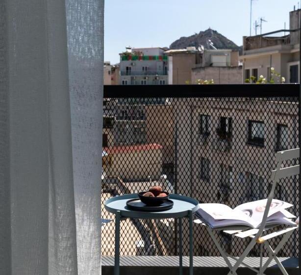 테라스 스위트, Melo Athens