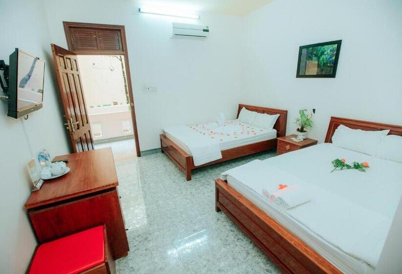 اتاق استاندارد چهار تخته, Nhà Nghỉ Kim Lài   đối Diện Bệnh Viện Tỉnh Gia Lai  132 Tôn Thất Tùng