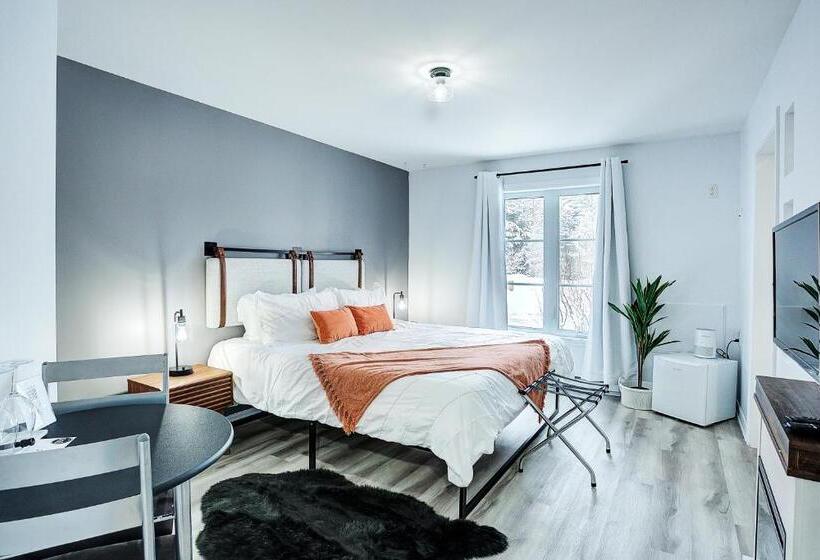 스탠다드 룸 킹사이즈 침대, Le 900 Tremblant Inn Cafe And Bistro