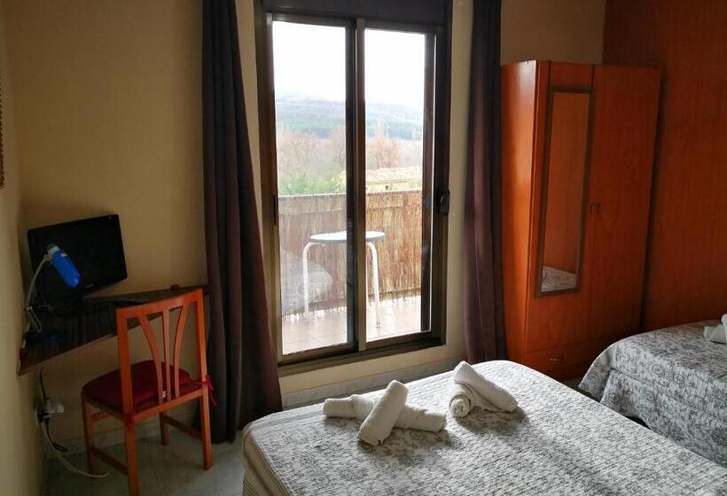 标准三人间, Hostal Escarla