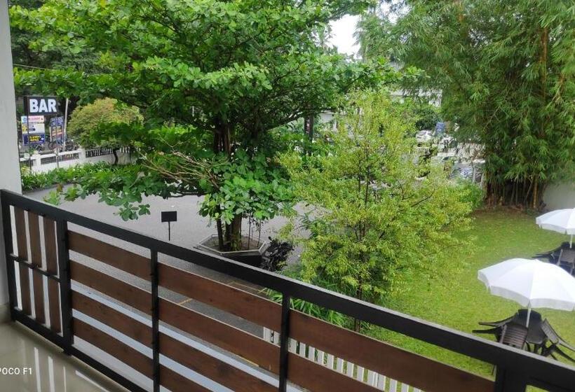 Люкс, Emperor Hotel Rachana Continental Pvt Ltd