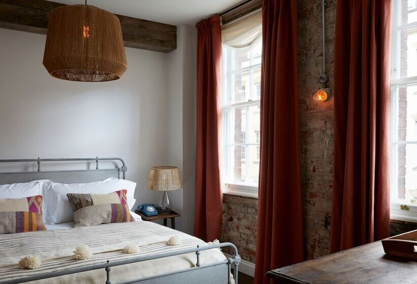 디럭스 룸, Artist Residence Bristol