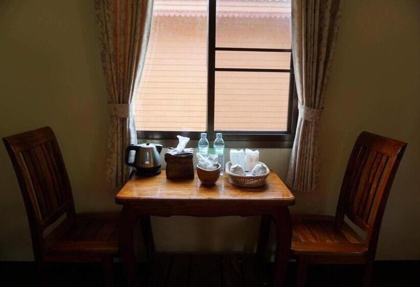 스탠다드 룸 킹사이즈 침대, Ruean Phet Sawoei Resort