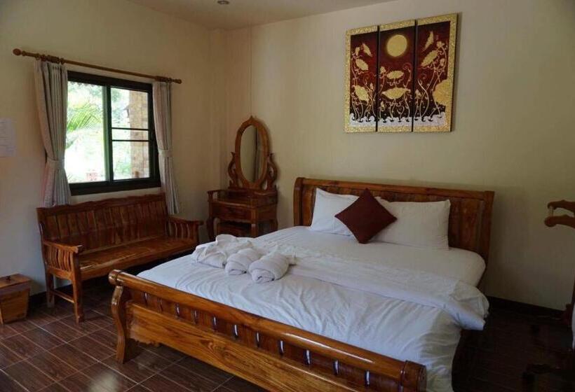 스탠다드 룸 킹사이즈 침대, Ruean Phet Sawoei Resort