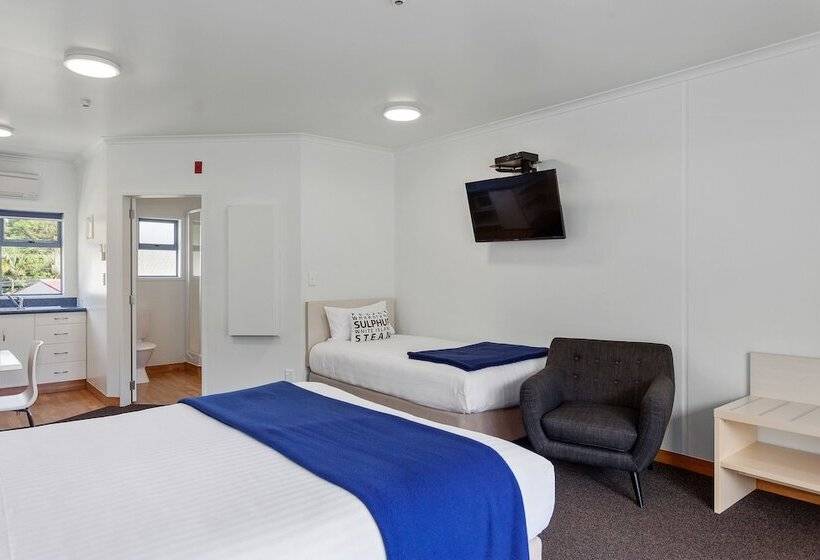 Студия Deluxe, Awa Motel