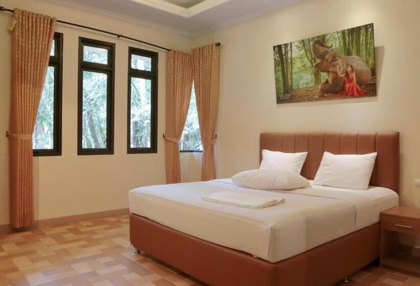 Бунгало Стандарт 3 Спальни, Safari Resort