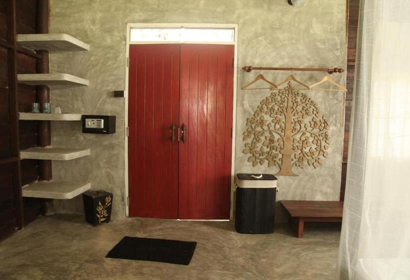 수피리어 방갈로, Barefoot Project Formerly Baan Klong Kleng