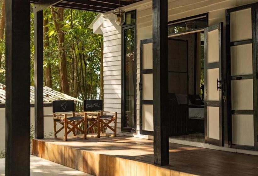 패밀리 스위트, Barefoot Project Formerly Baan Klong Kleng