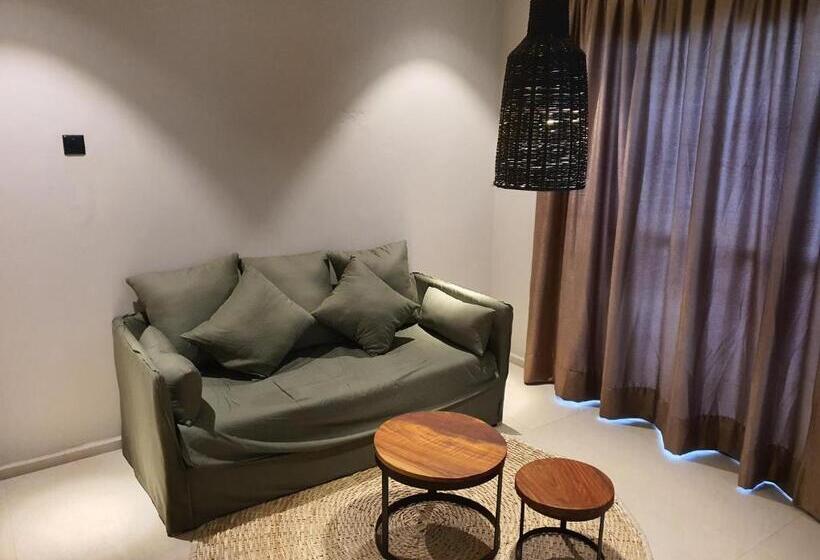 اتاق استاندارد با چشم‌انداز استخر, Kalimba Beach Resort