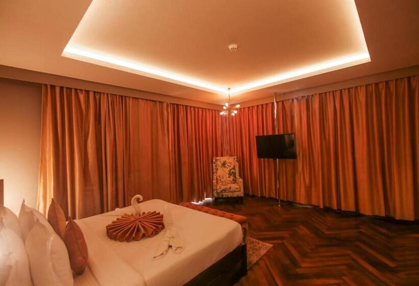 家庭套房, Polo Towers Agartala