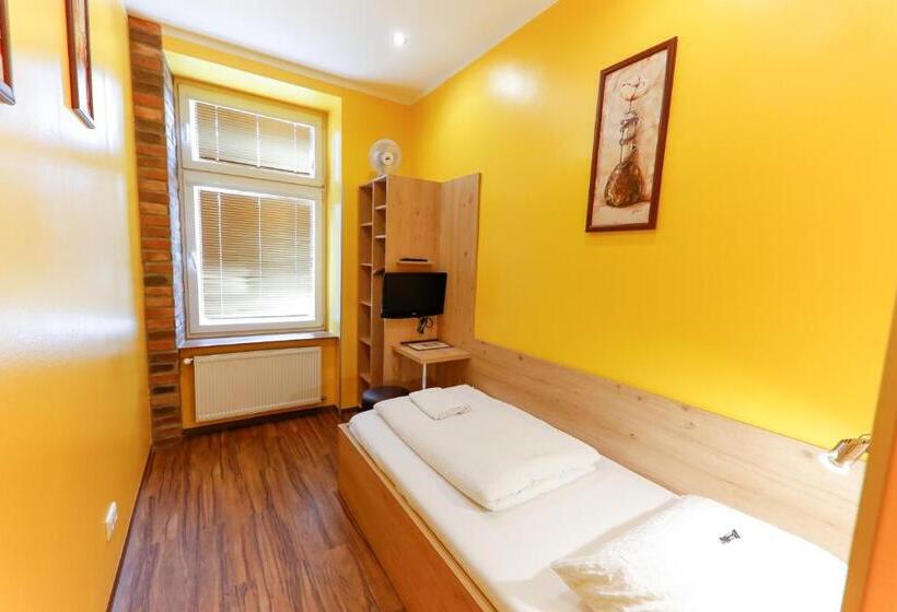 اتاق استاندارد یک نفره, Do Step Inn Home   Hotel & Hostel