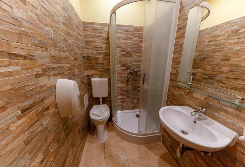 اتاق پرمیوم, Do Step Inn Home   Hotel & Hostel