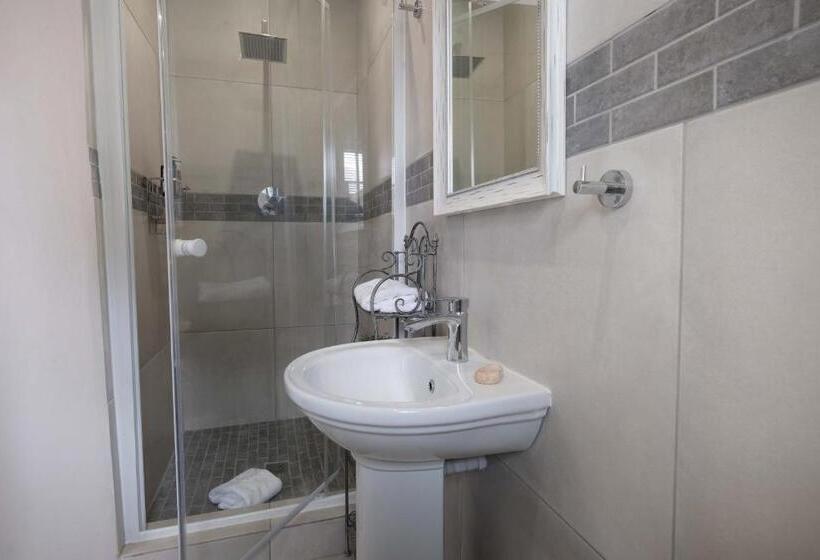 Номер Стандарт Вид на Горы, Adderley House Guest Accommodation