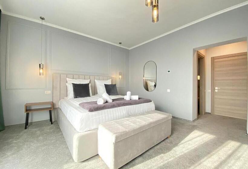 اتاق لوکس, Coolkush Boutique