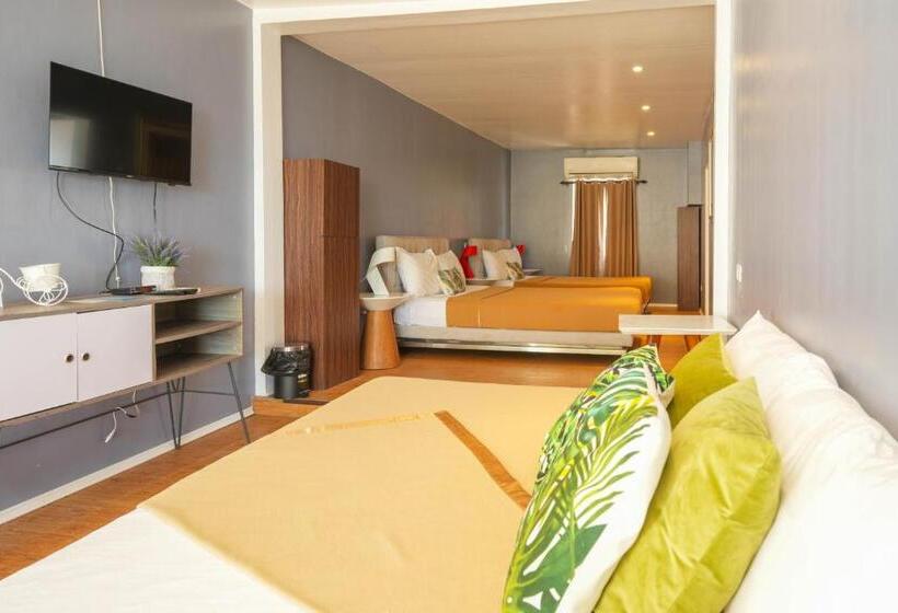 디럭스 트리플 룸, Destino Beach Resort And
