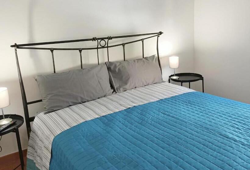 Quarto Estandar Banheiro Compartilhado, Raffaello
