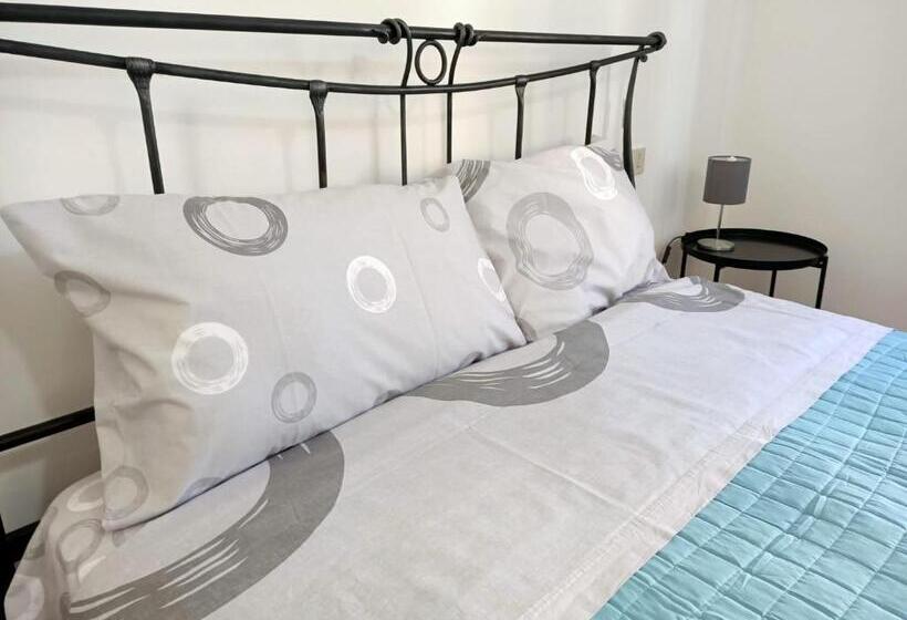 Quarto Estandar Banheiro Compartilhado, Raffaello