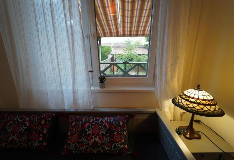 标准房带园景, Tulip Home Guest House