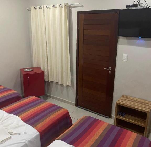 Кровать в Общей Комнате, Noronha Good Vibes Hostel