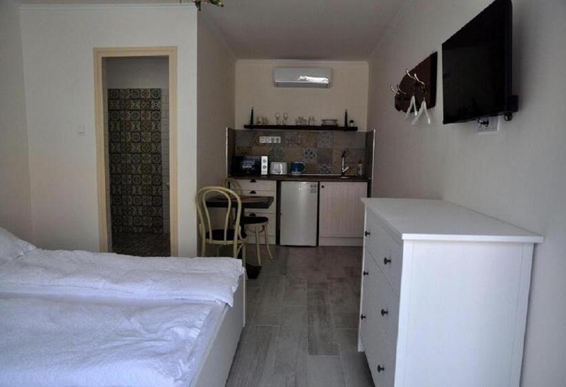 带大床的标准间, River Apartment