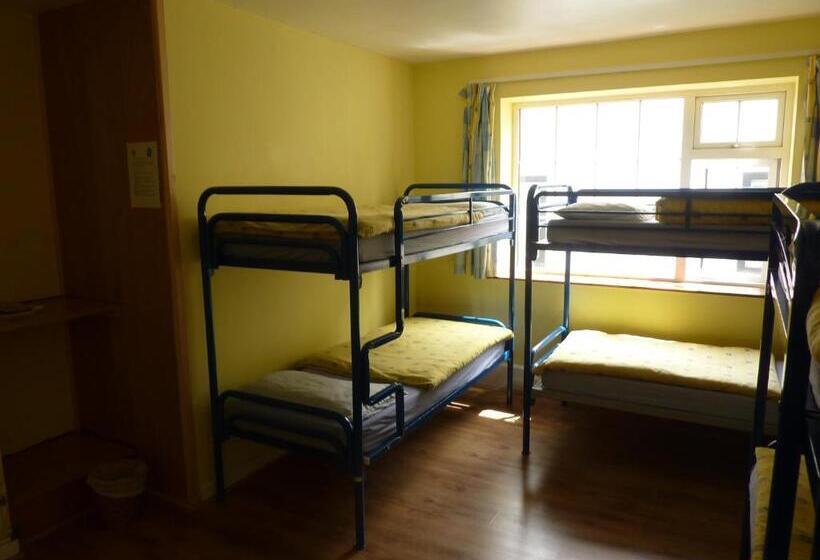 חדר סטנדרט לשלושה, Neptune's Hostel