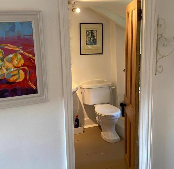 Номер Стандарт Вид на Сад, Art House B & B