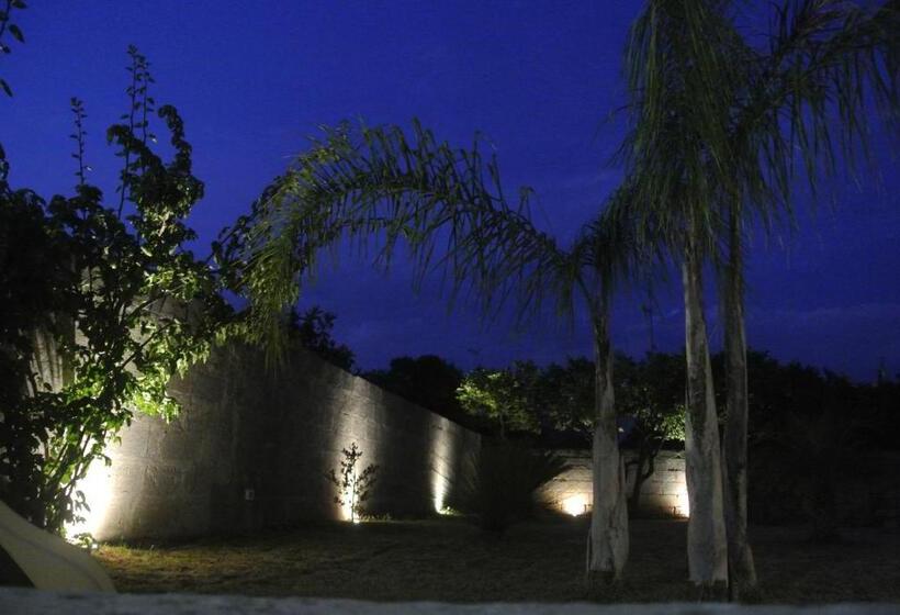 标准三人间, Salento Holiday