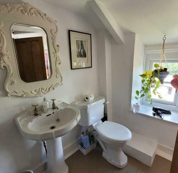 Номер Стандарт Вид на Сад, Art House B & B