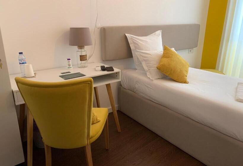 اتاق استاندارد یک نفره, Pharmacia Guesthouse
