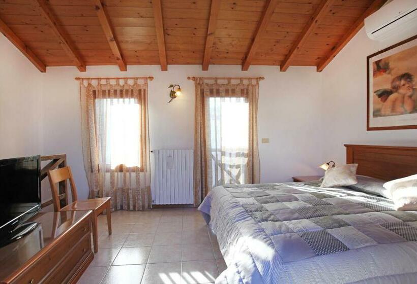 Quarto Quádruplo Estandar, Locanda Delle Acque