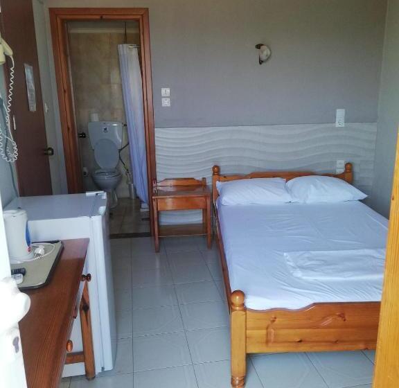 اتاق استاندارد یک نفره, Bikakis Family Apartments