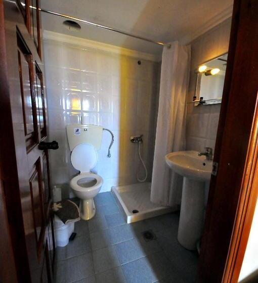 اتاق استاندارد یک نفره, Bikakis Family Apartments