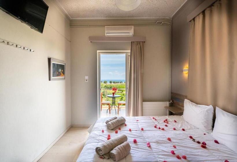 اتاق استاندارد با چشم‌انداز دریا, Bikakis Family Apartments