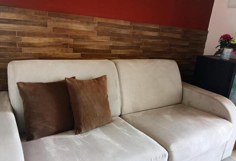 اتاق خانوادگی, Sant Oronzo B&b