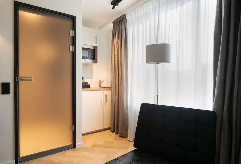디럭스 룸, Snoozz Hotels