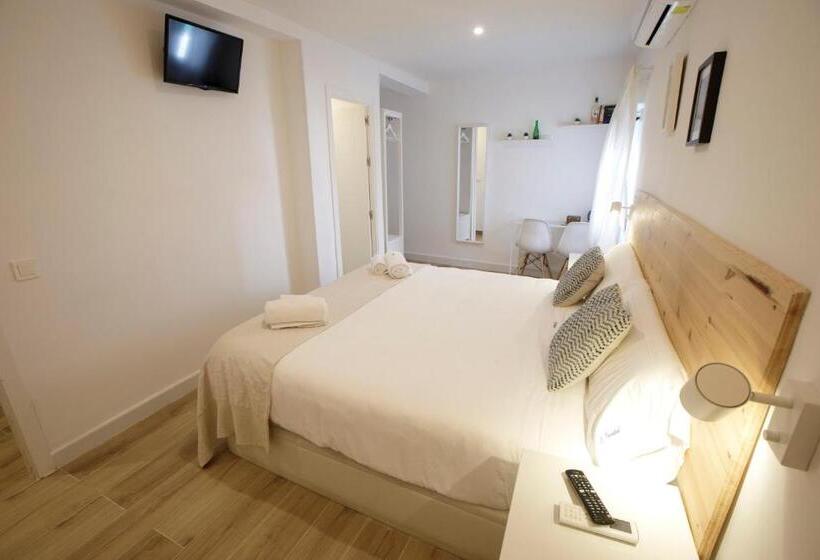 اتاق سوپریور با تخت بزرگ, La Trinidad Córdoba   Great Location