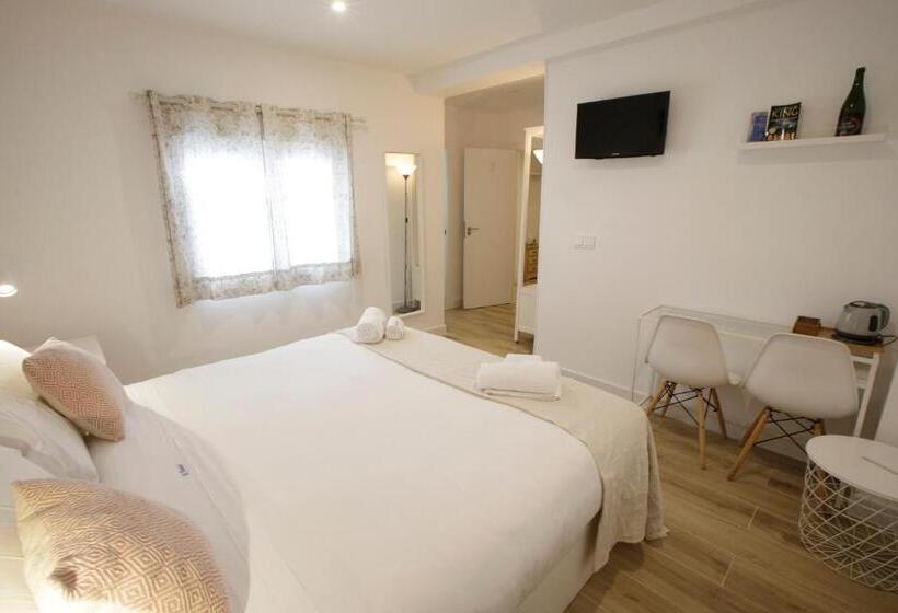 اتاق سوپریور با تخت بزرگ, La Trinidad Córdoba   Great Location