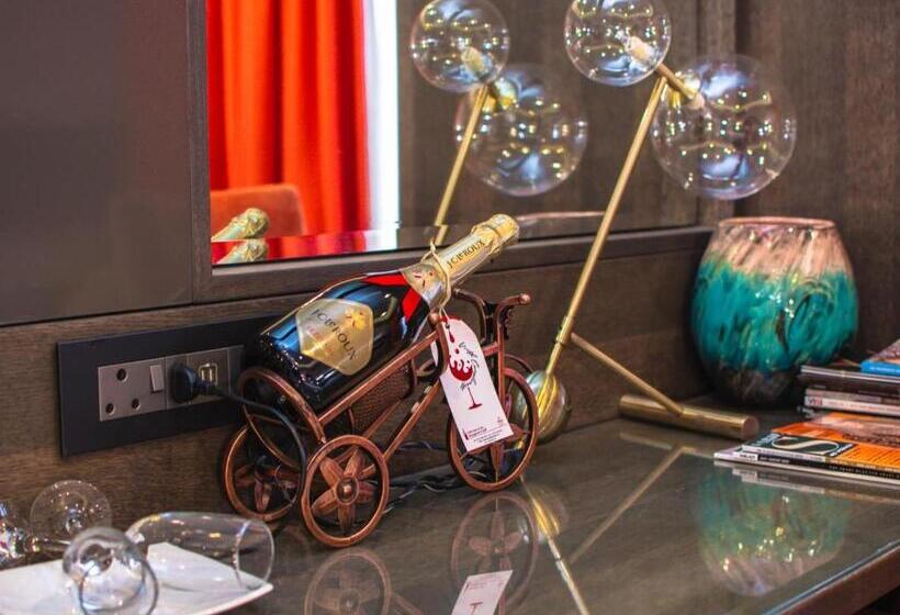 Президентский Люкс, Mgb Hotel At 2ten