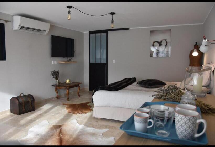 Стандартный Номер Кровать Кинг, La Secrète Chambre De La Tour