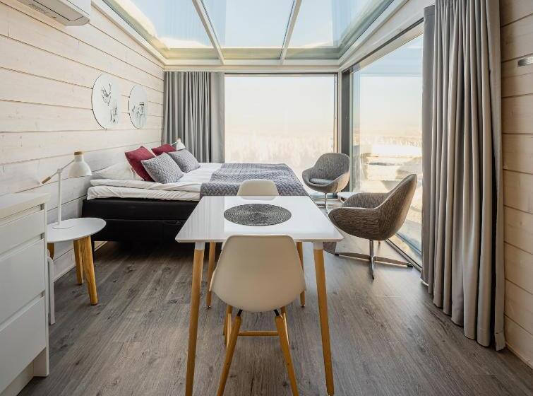 Family Suite, Ukkohalla Sky Cabin Glass Suite