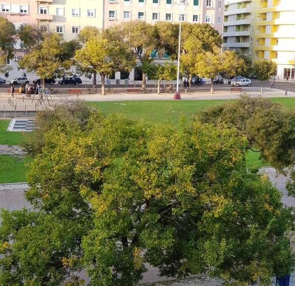 اتاق استاندارد با چشم‌انداز باغ, Rose View Guest House