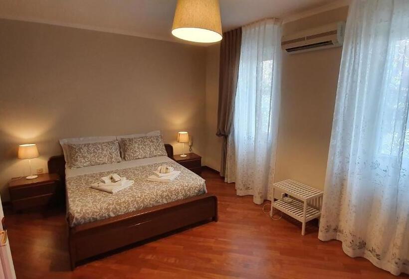 Дом 3 Спальни, Casa De Amicis 18