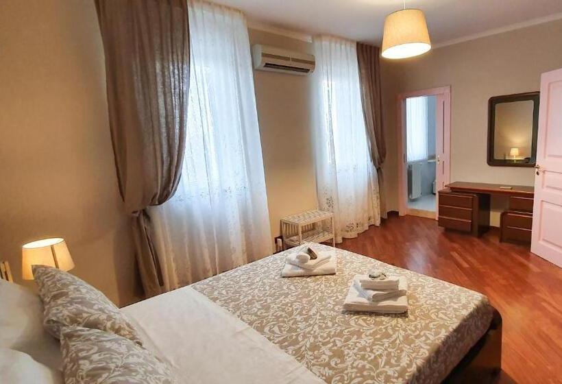 Номер Стандарт, Casa De Amicis 18