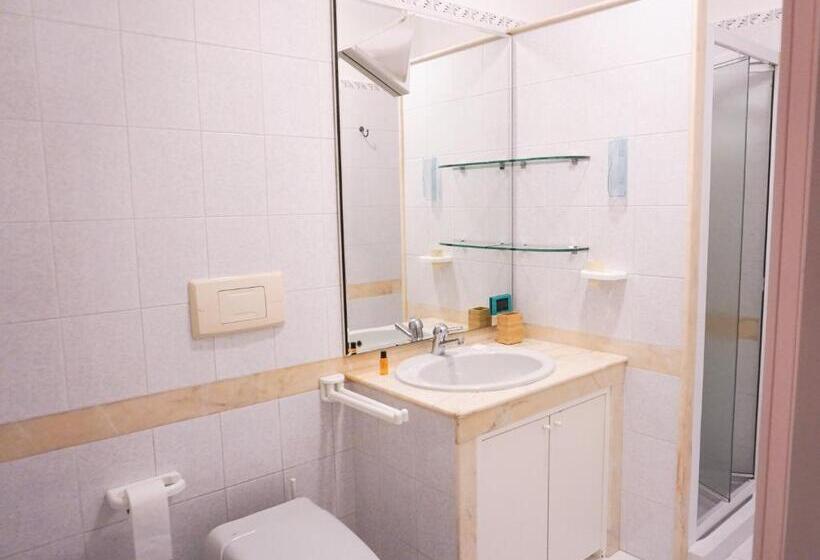 Quarto Estandar, Casa De Amicis 18
