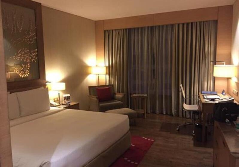 Номер бизнес-класса, Radisson Blu Hotel New Delhi Dwarka