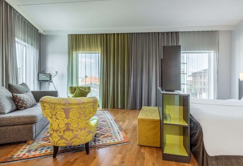 جناح جونيور, Radisson Blu Hotel Uppsala