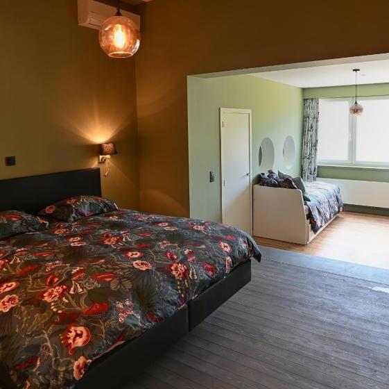 Quarto Familiar, Nova Zembla