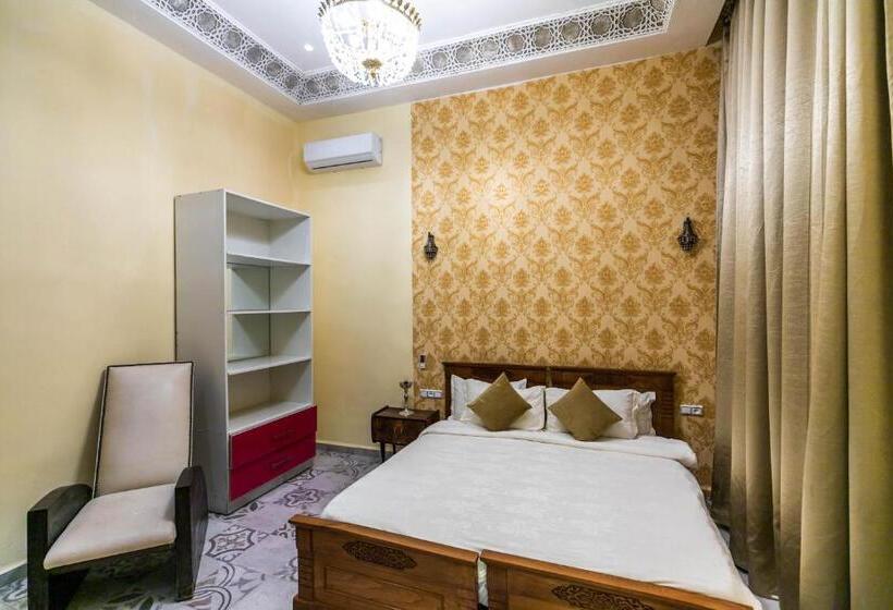 اتاق راحتی سه تخته, Palais Shazam & Spa