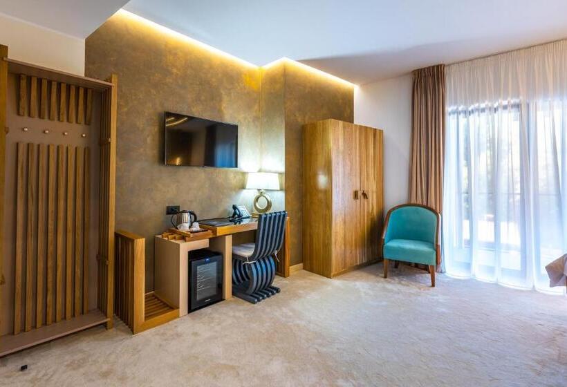 Номер Deluxe, Ivascu